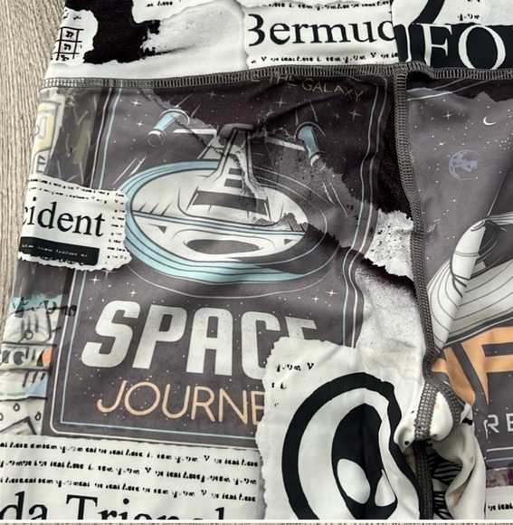 Niyama Sol NWT Close Encounters Athletic High-waisted Full Length Leggings White - Picture 7 of 10